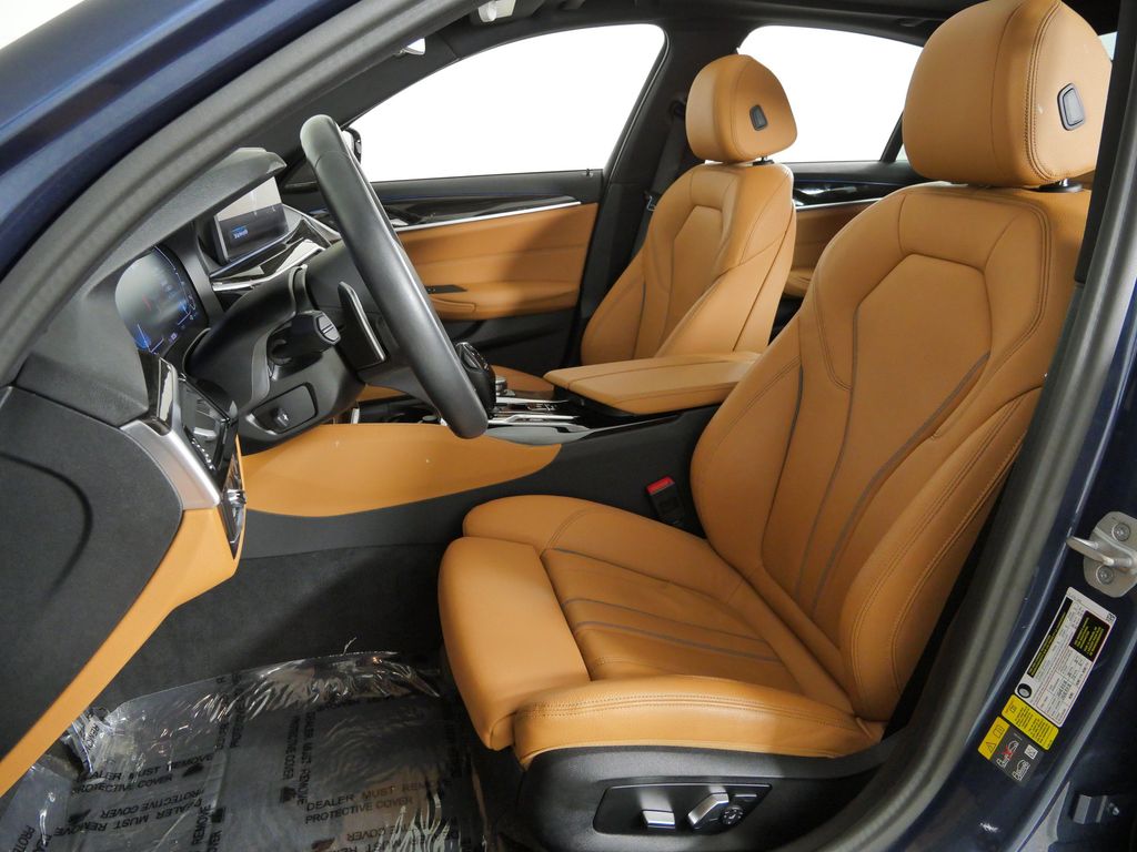 Thumbnail: 2023 BMW 5 Series - 39