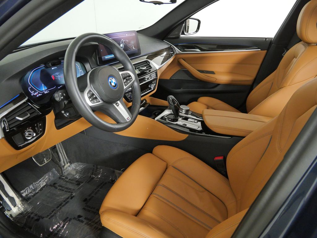 Thumbnail: 2023 BMW 5 Series - 38