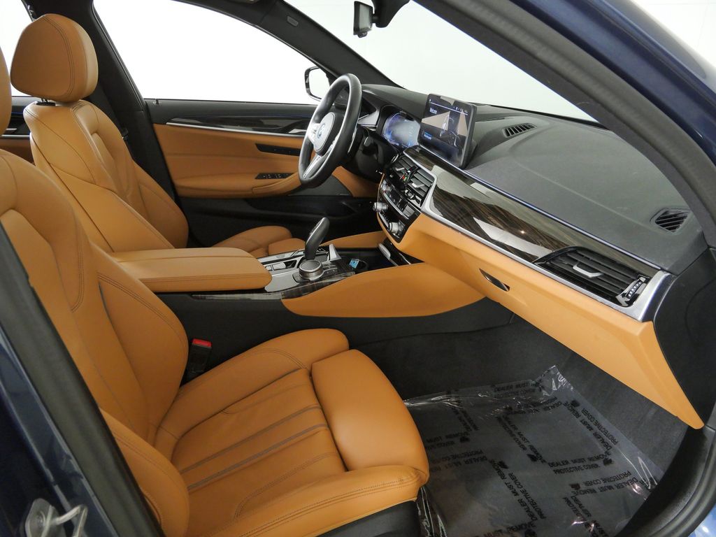 Thumbnail: 2023 BMW 5 Series - 9