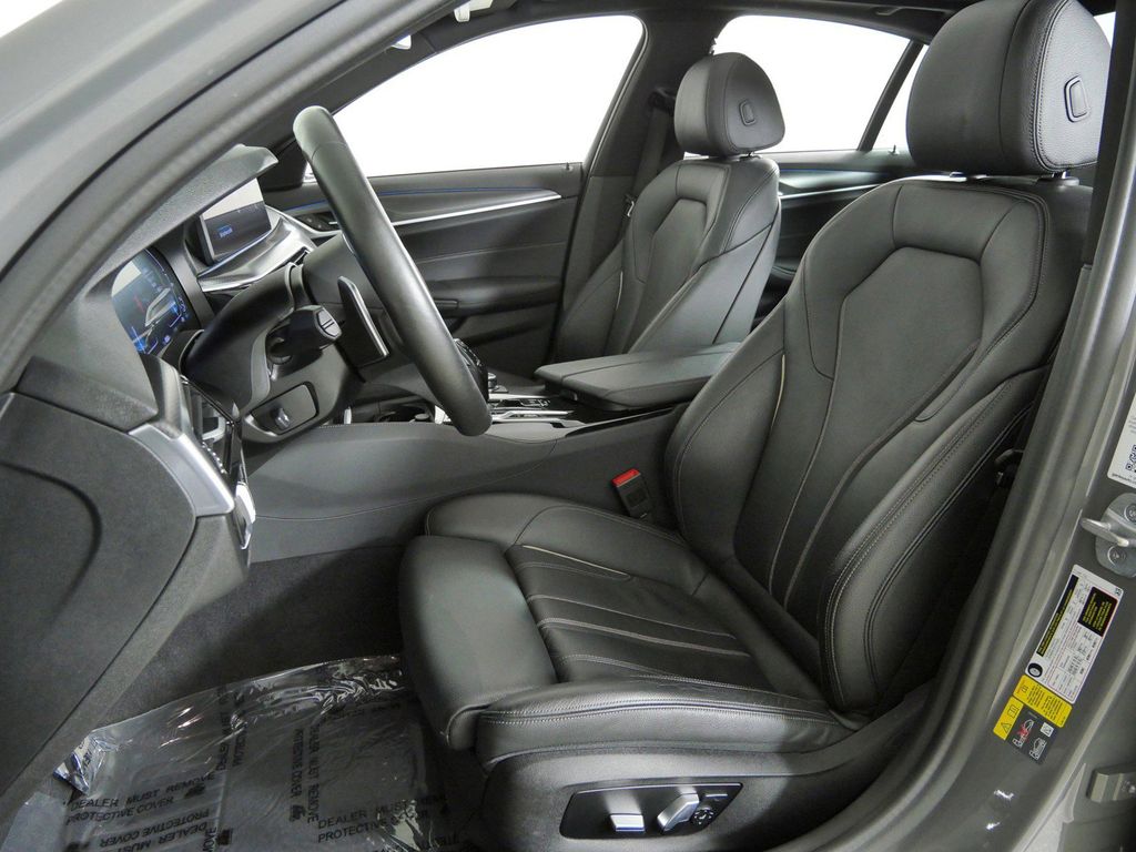 Thumbnail: 2022 BMW 5 Series - 39