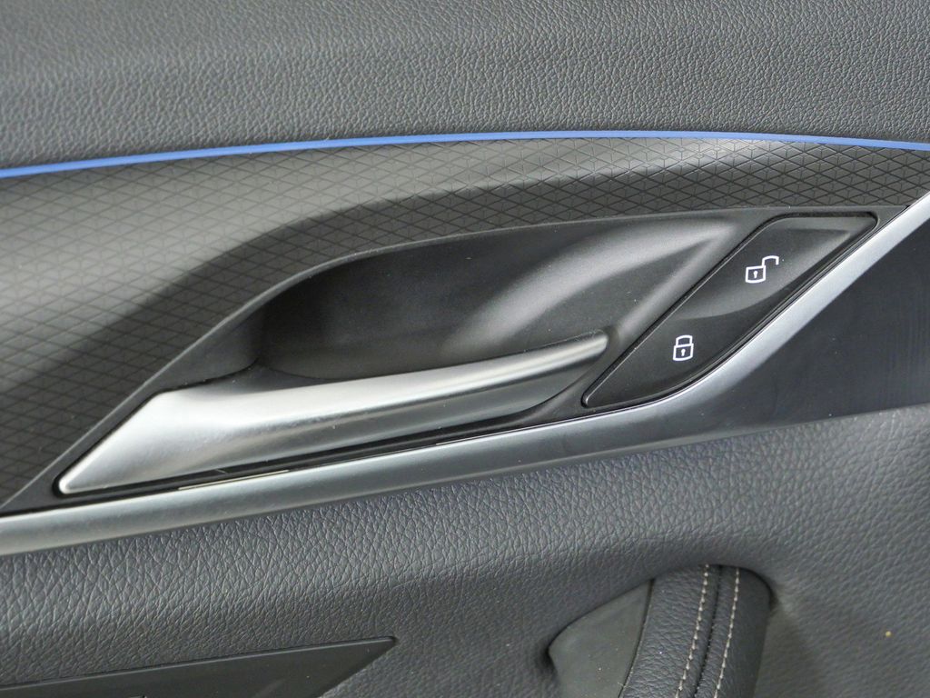 Thumbnail: 2022 BMW 5 Series - 41