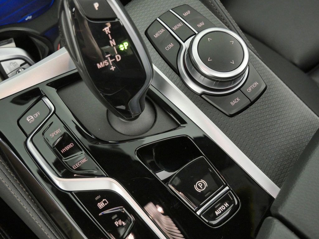 Thumbnail: 2022 BMW 5 Series - 50