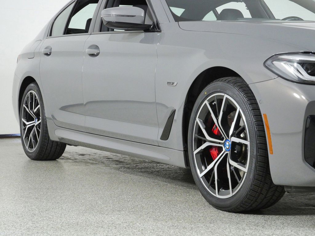 Thumbnail: 2022 BMW 5 Series - 8
