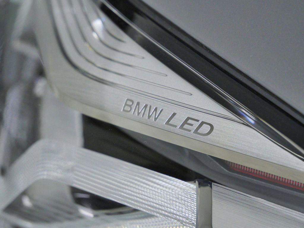 Thumbnail: 2022 BMW 5 Series - 7