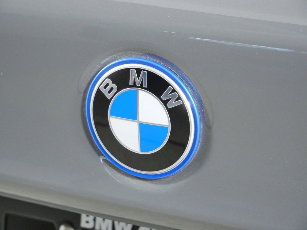 Thumbnail: 2022 BMW 5 Series - 22