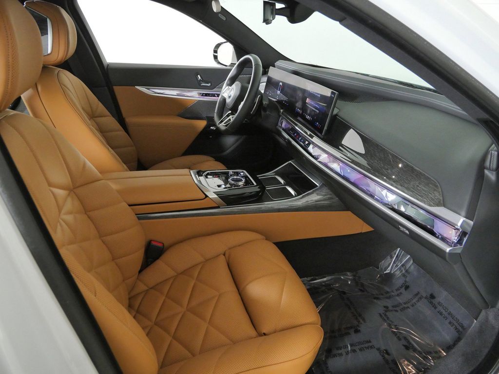 Thumbnail: 2024 BMW 7 Series - 9