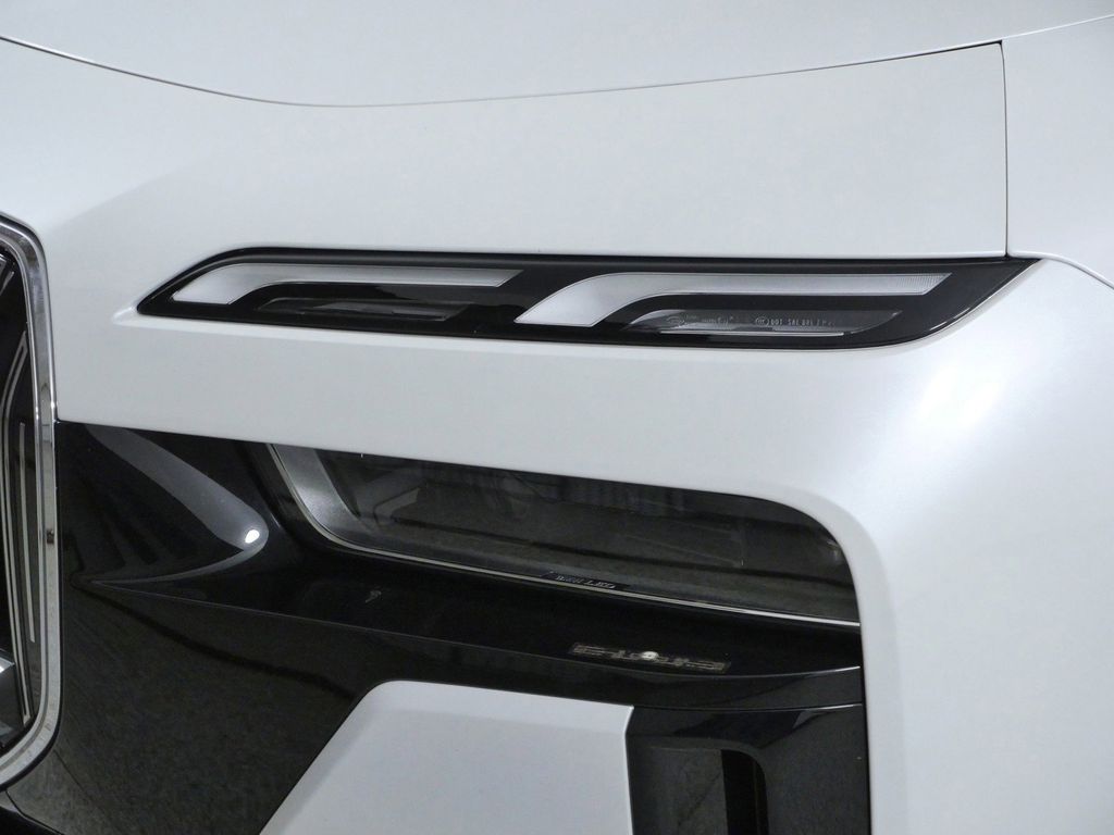Thumbnail: 2024 BMW 7 Series - 17