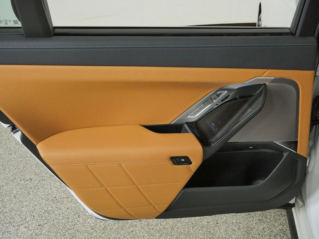 Thumbnail: 2024 BMW 7 Series - 36