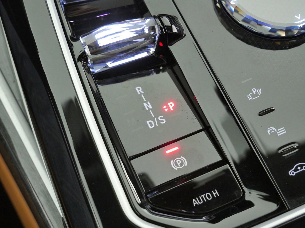 Thumbnail: 2024 BMW 7 Series - 13