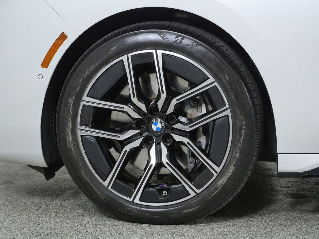 Thumbnail: 2024 BMW 7 Series - 8