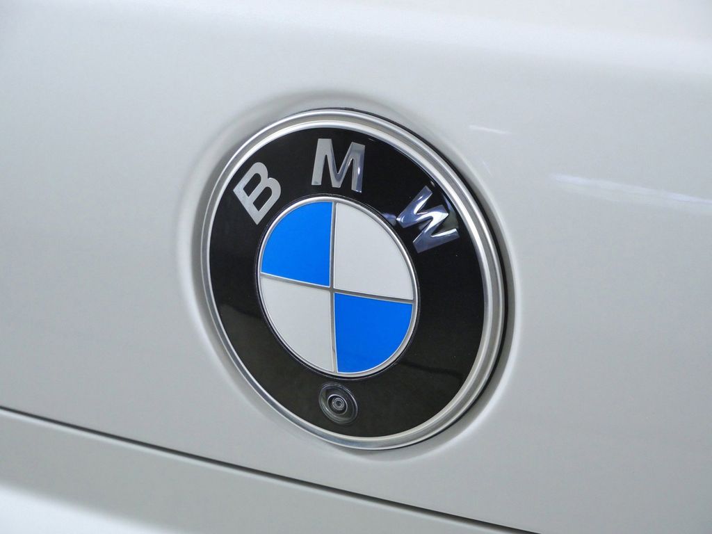 Thumbnail: 2024 BMW 7 Series - 24