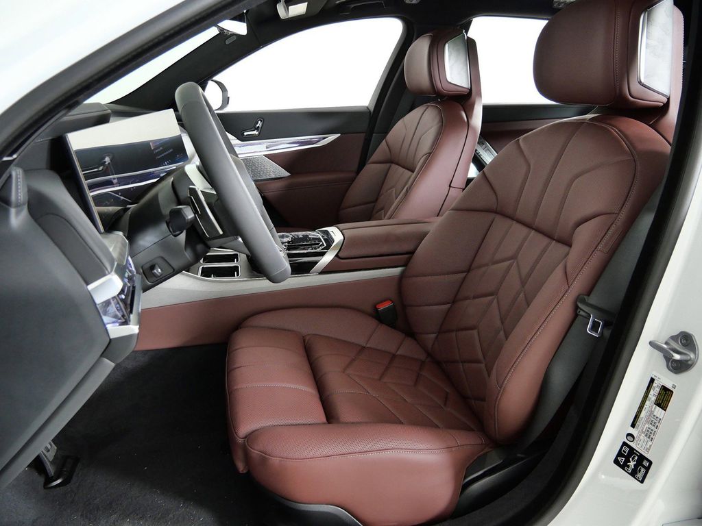 Thumbnail: 2026 BMW 7 Series - 40