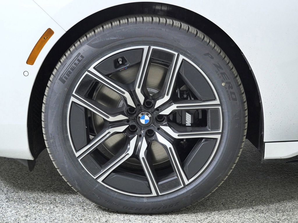 Thumbnail: 2026 BMW 7 Series - 8