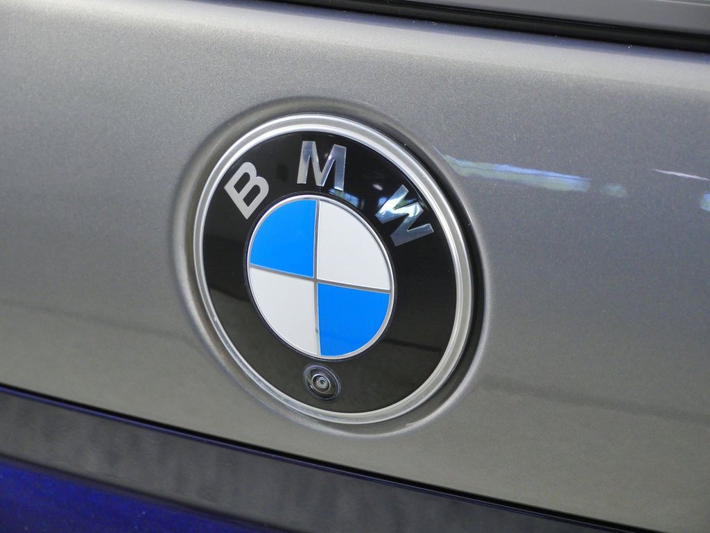 Thumbnail: 2023 BMW 7 Series - 23
