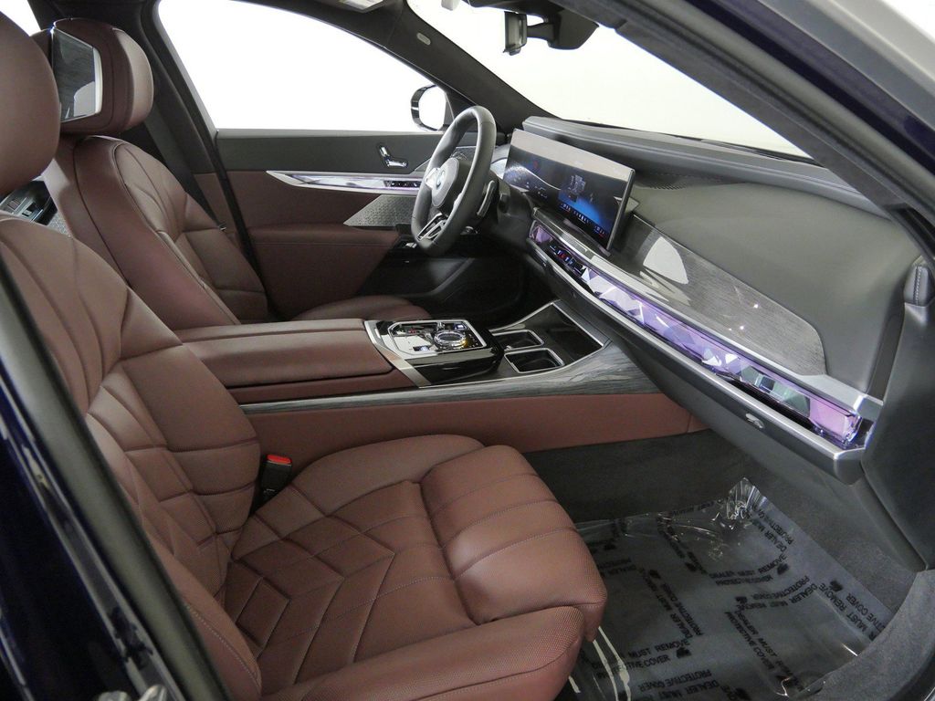 Thumbnail: 2023 BMW 7 Series - 9