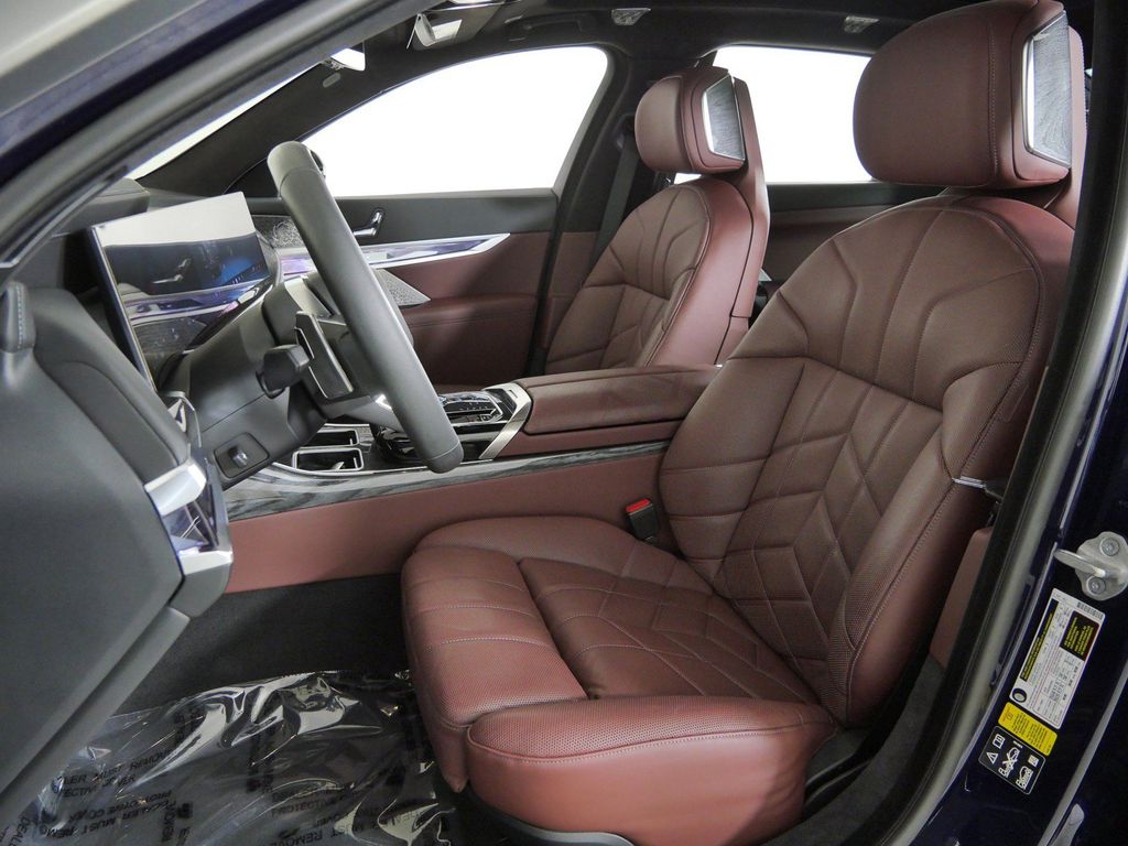 Thumbnail: 2023 BMW 7 Series - 41