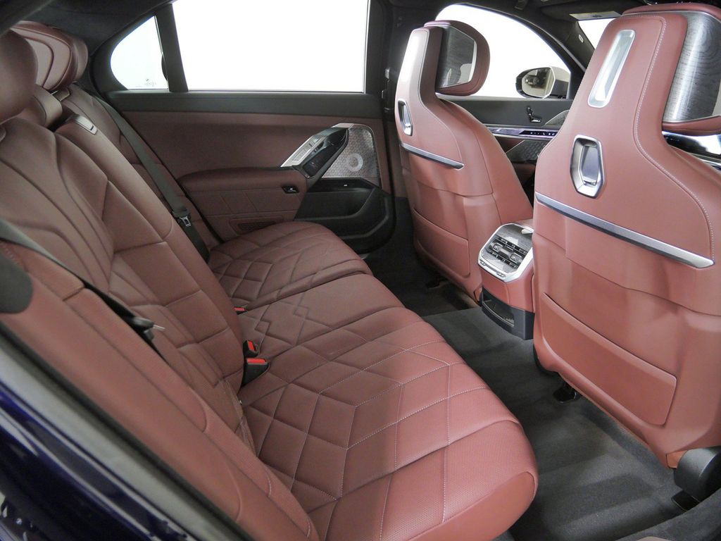 Thumbnail: 2023 BMW 7 Series - 11