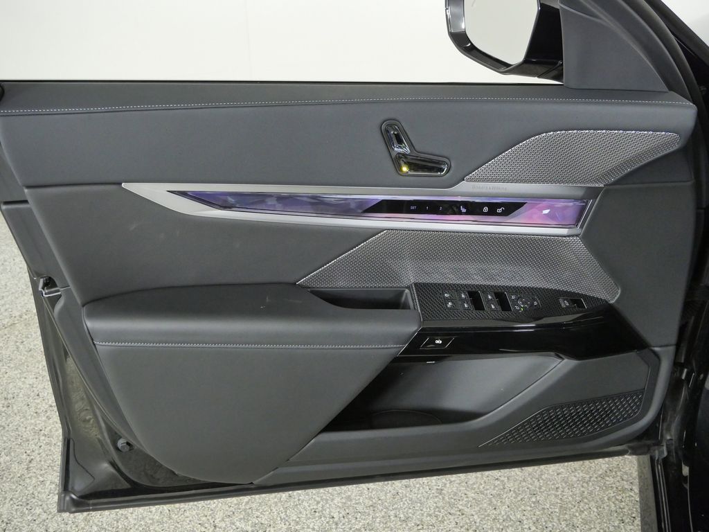 Thumbnail: 2025 BMW 7 Series - 37