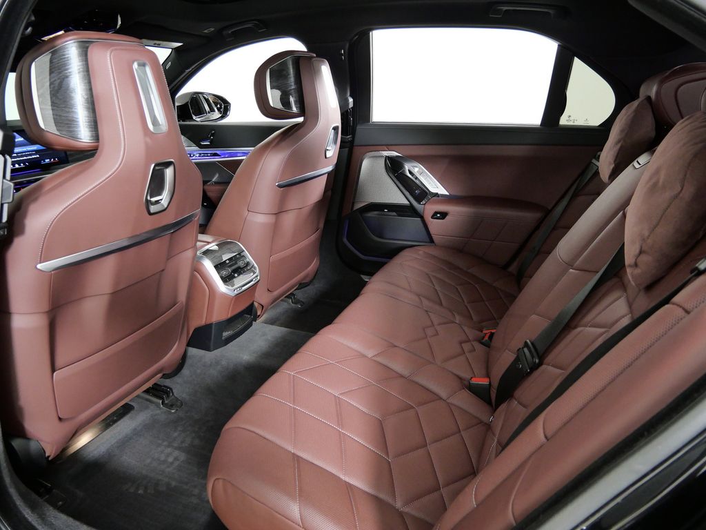 Thumbnail: 2023 BMW 7 Series - 35