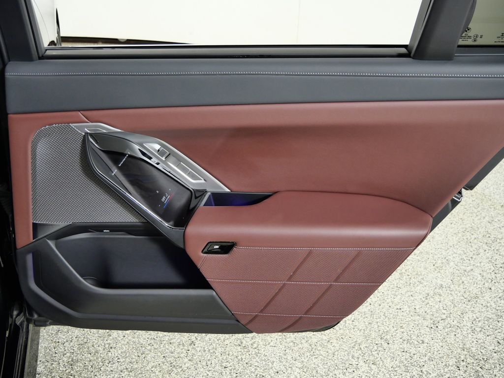 Thumbnail: 2023 BMW 7 Series - 31