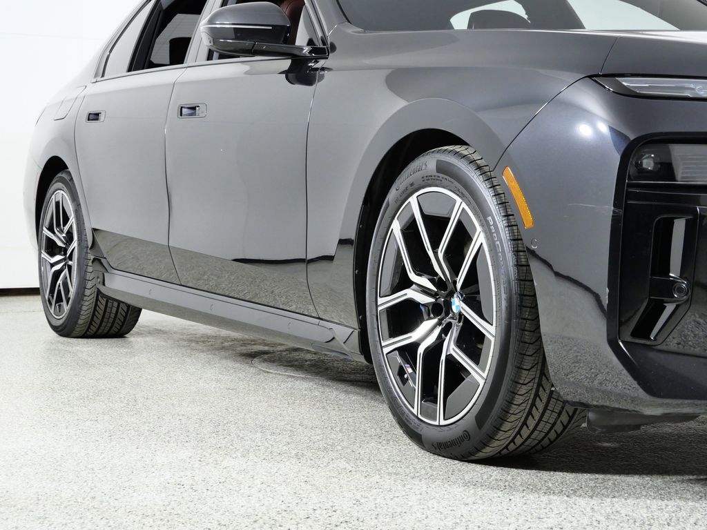 Thumbnail: 2023 BMW 7 Series - 9