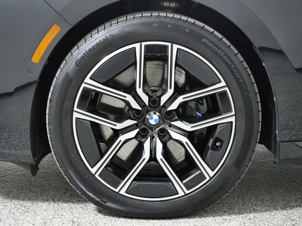 Thumbnail: 2023 BMW 7 Series - 8