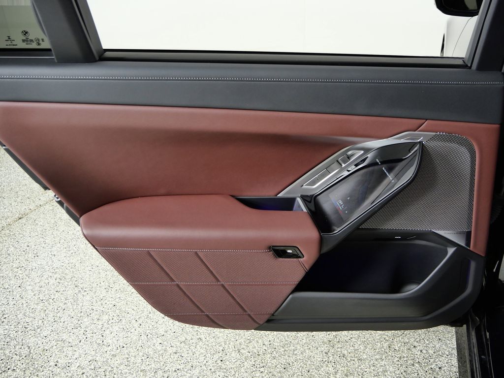 Thumbnail: 2023 BMW 7 Series - 34