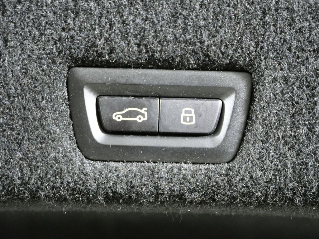 Thumbnail: 2023 BMW 7 Series - 33