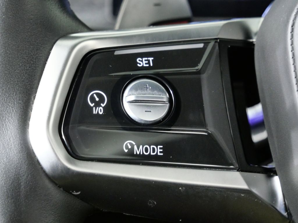 Thumbnail: 2023 BMW 7 Series - 43