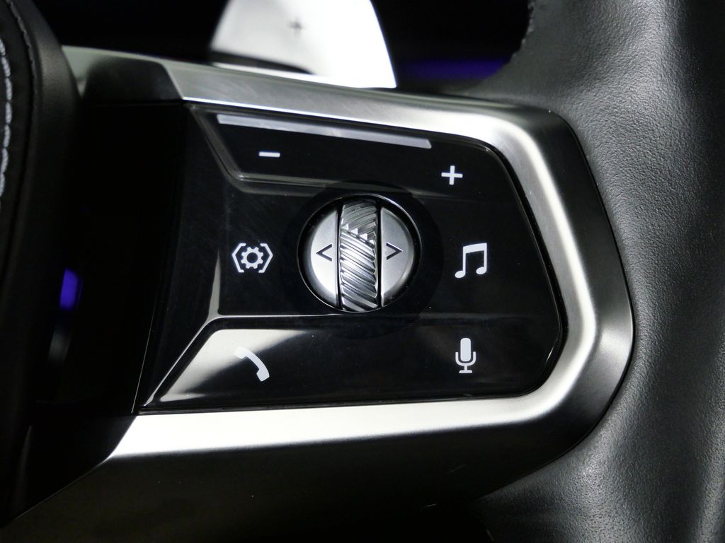 Thumbnail: 2023 BMW 7 Series - 44