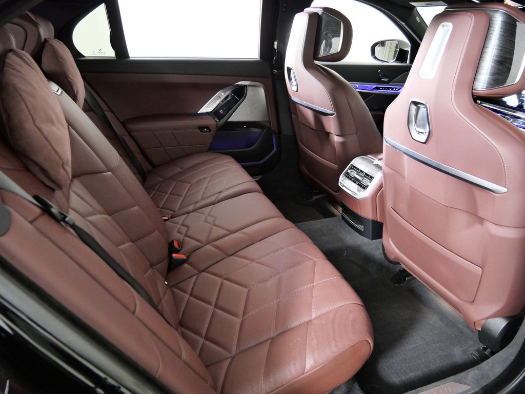 Thumbnail: 2023 BMW 7 Series - 12