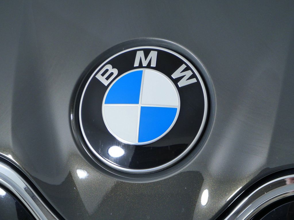 Thumbnail: 2024 BMW 7 Series - 6
