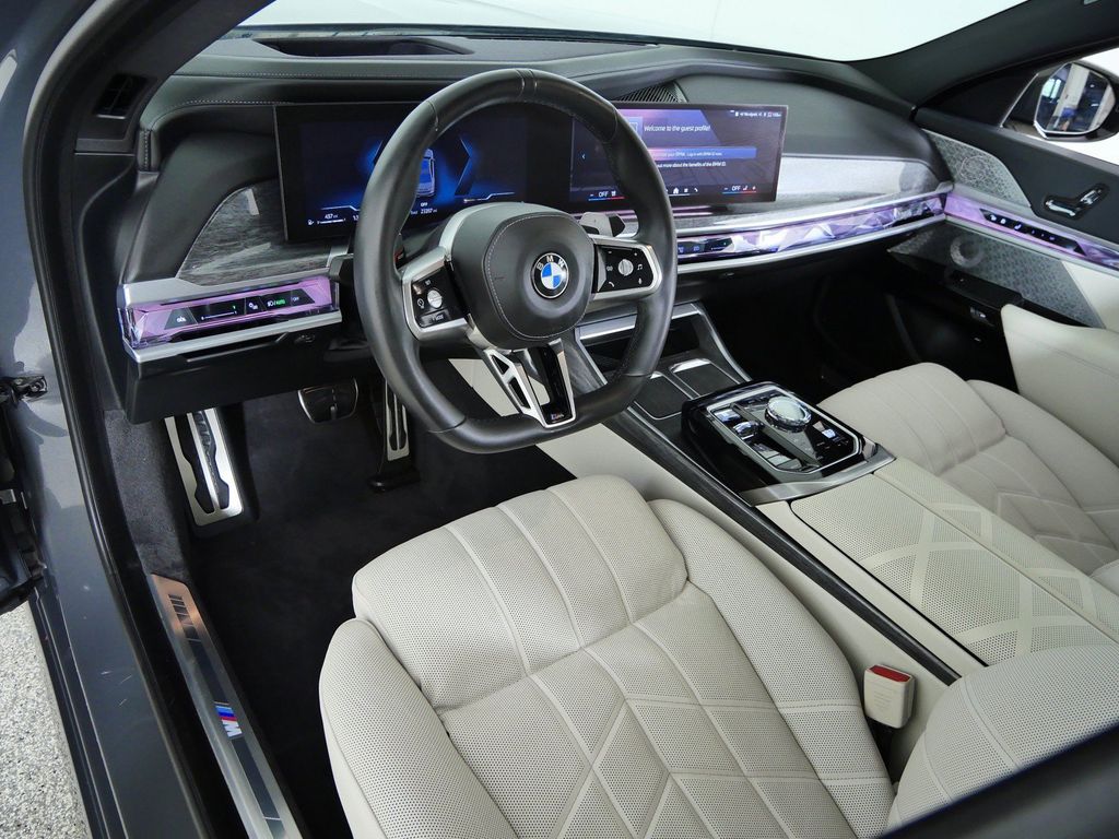 Thumbnail: 2024 BMW 7 Series - 8
