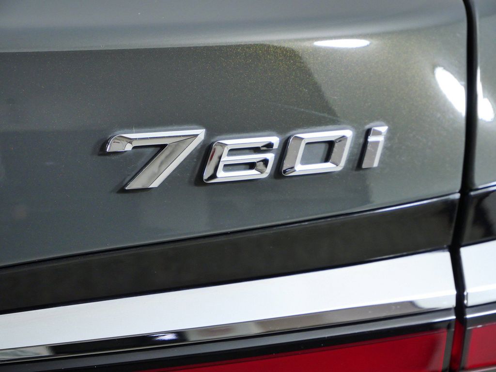 Thumbnail: 2024 BMW 7 Series - 24