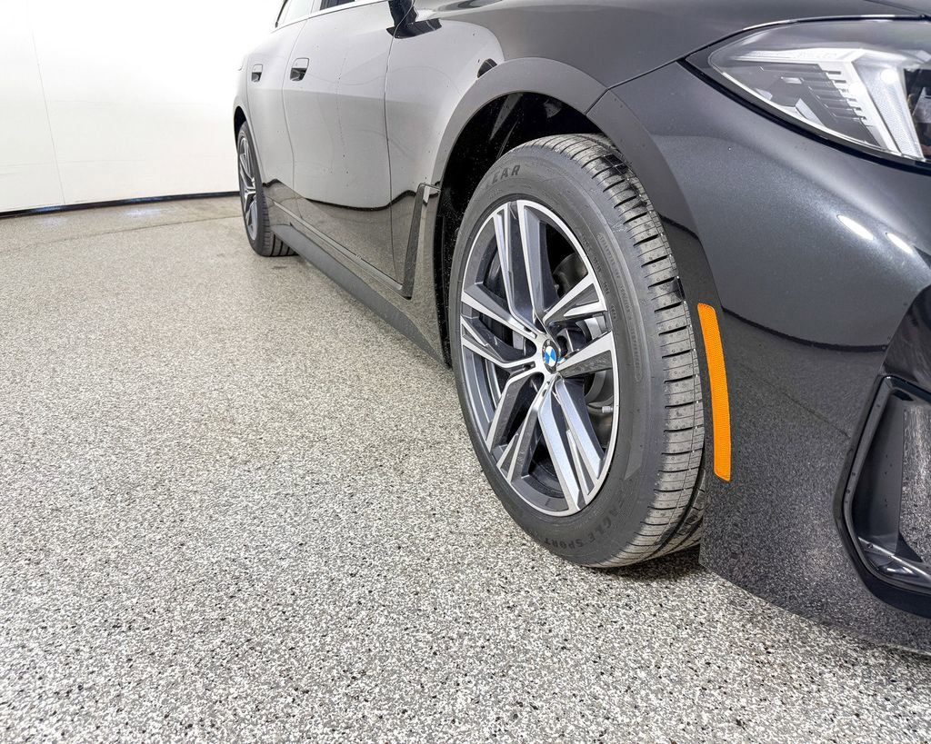 Thumbnail: 2025 BMW 4 Series - 8