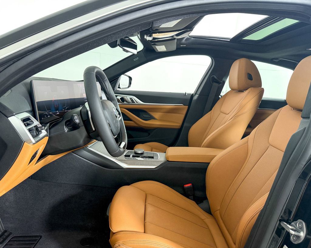 Thumbnail: 2025 BMW 4 Series - 36