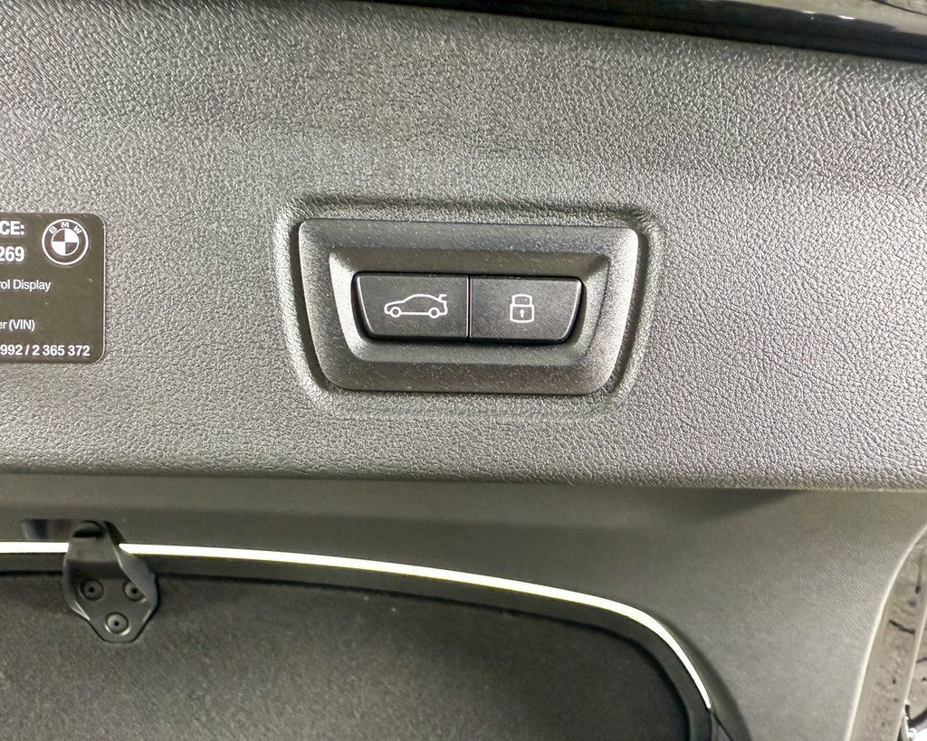 Thumbnail: 2025 BMW 4 Series - 26