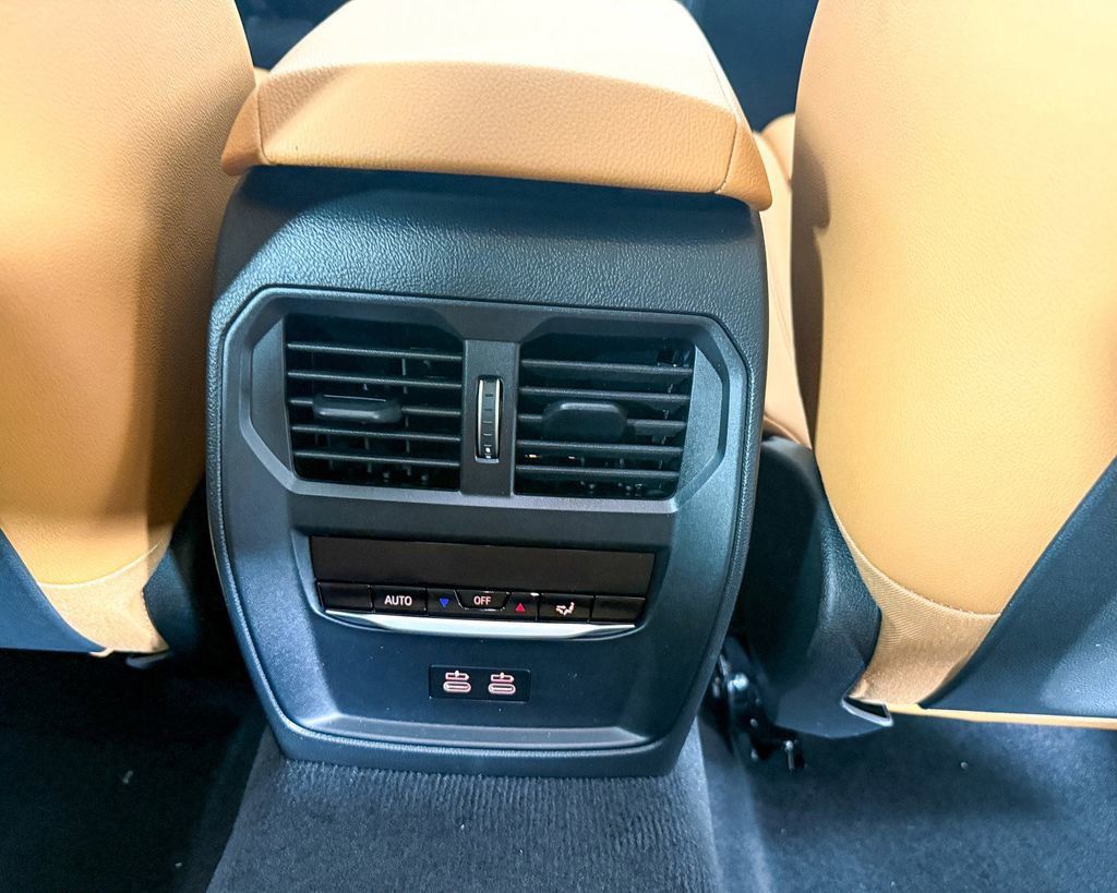 Thumbnail: 2025 BMW 4 Series - 32