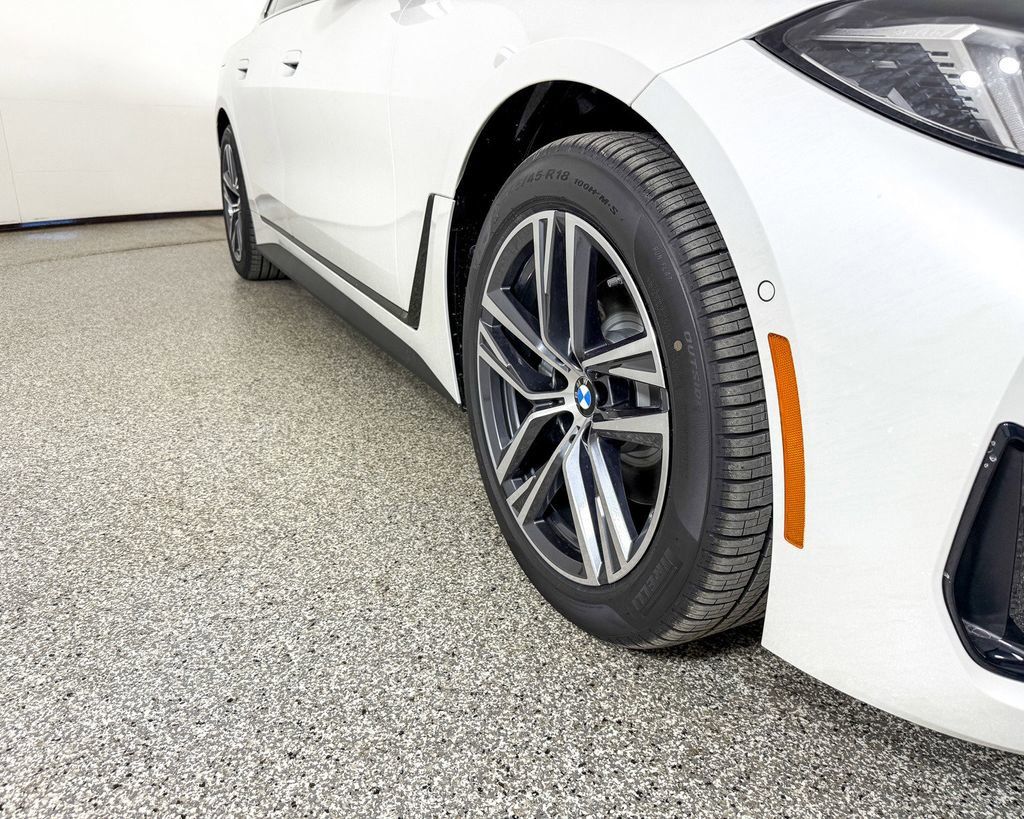 Thumbnail: 2025 BMW 4 Series - 8