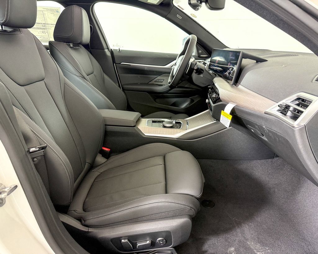 Thumbnail: 2025 BMW 4 Series - 11