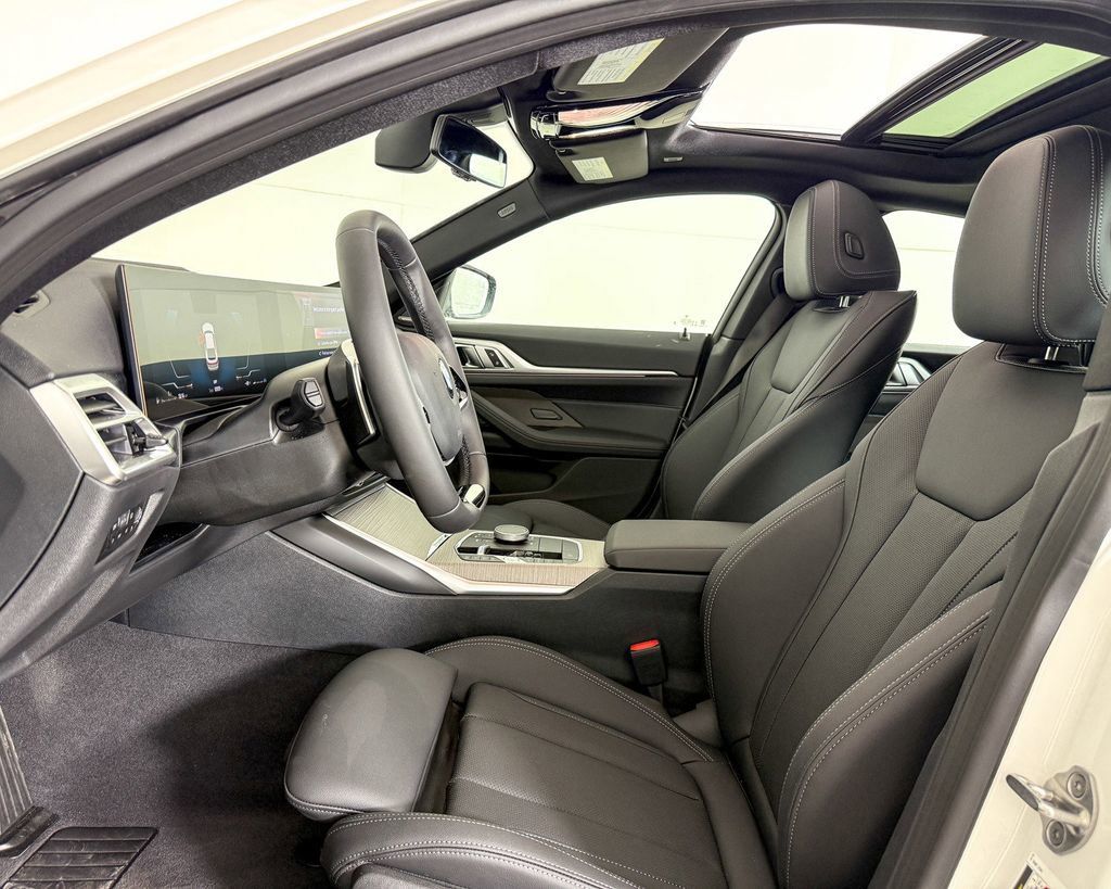 Thumbnail: 2025 BMW 4 Series - 37