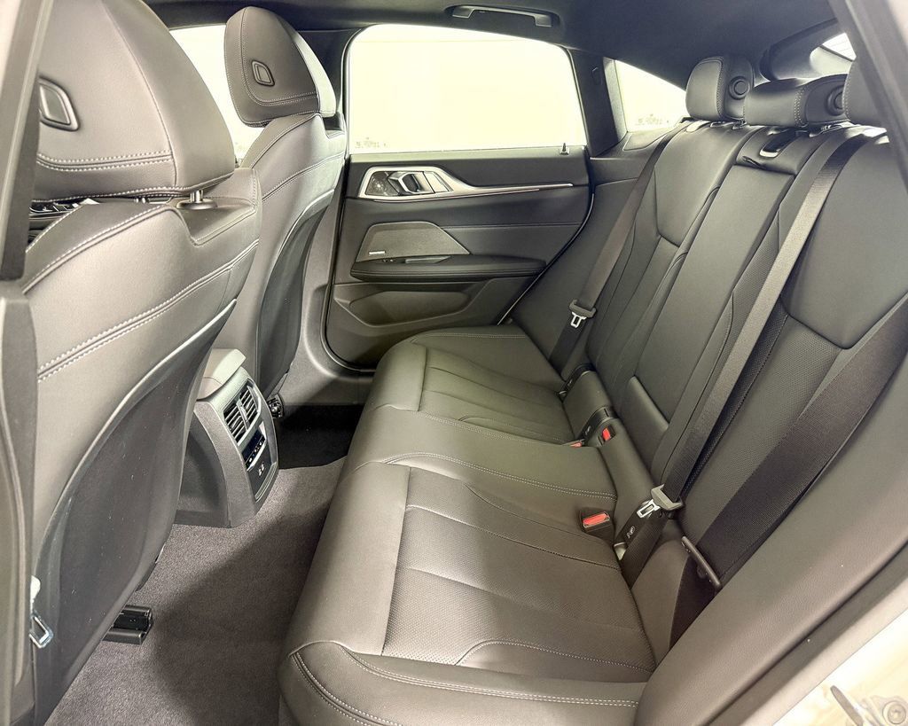 Thumbnail: 2025 BMW 4 Series - 35