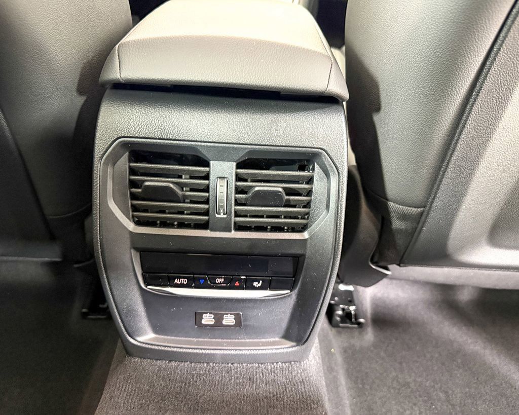 Thumbnail: 2025 BMW 4 Series - 33