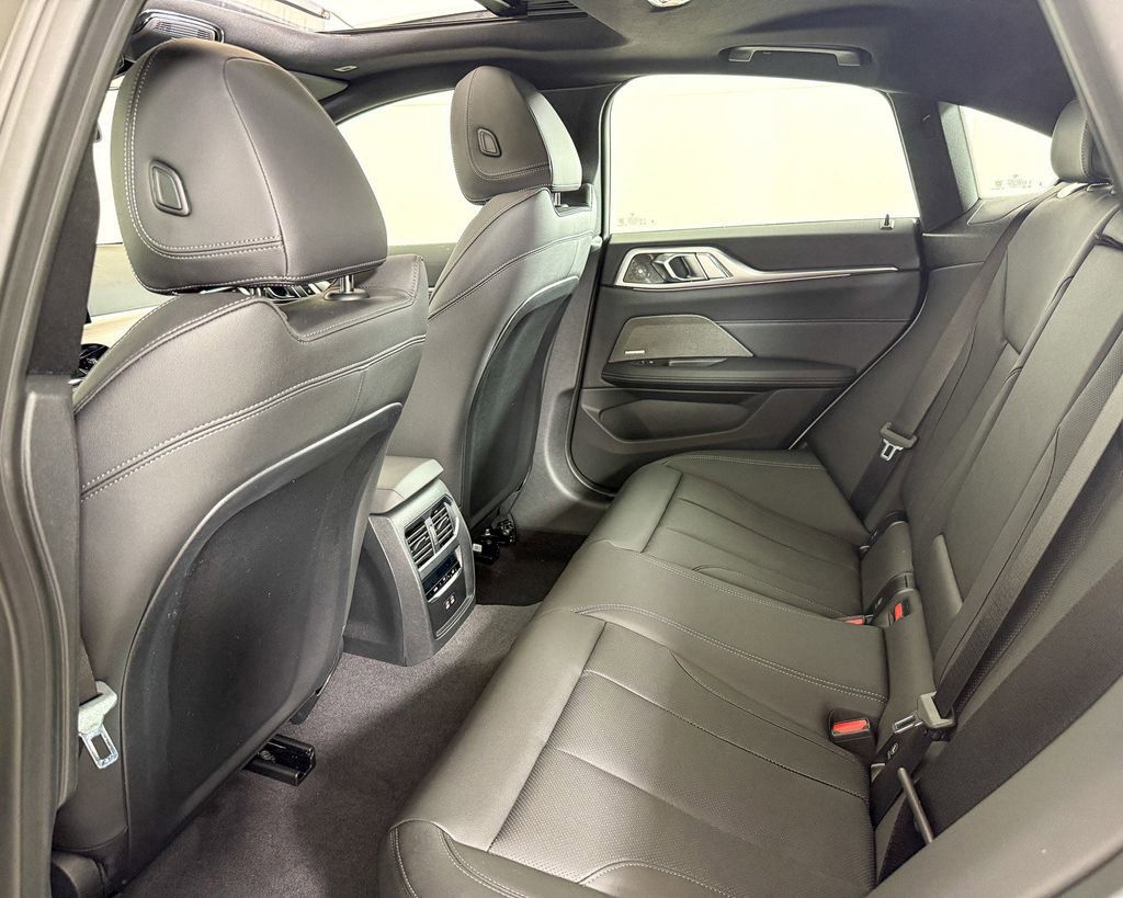 Thumbnail: 2025 BMW 4 Series - 34