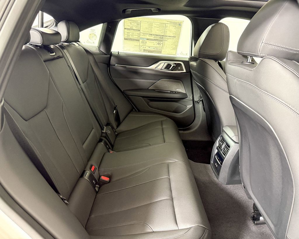 Thumbnail: 2025 BMW 4 Series - 32