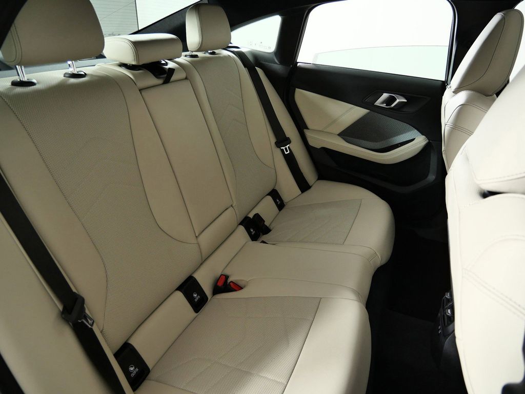 Thumbnail: 2025 BMW 2 Series - 31