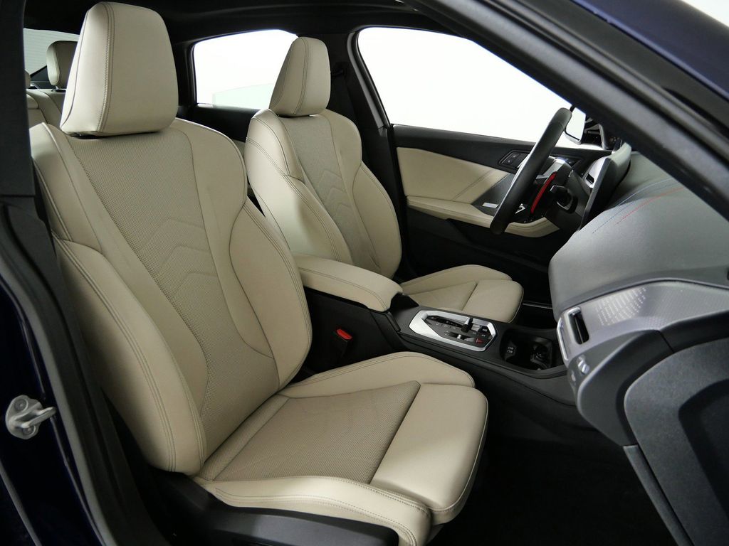 Thumbnail: 2025 BMW 2 Series - 10