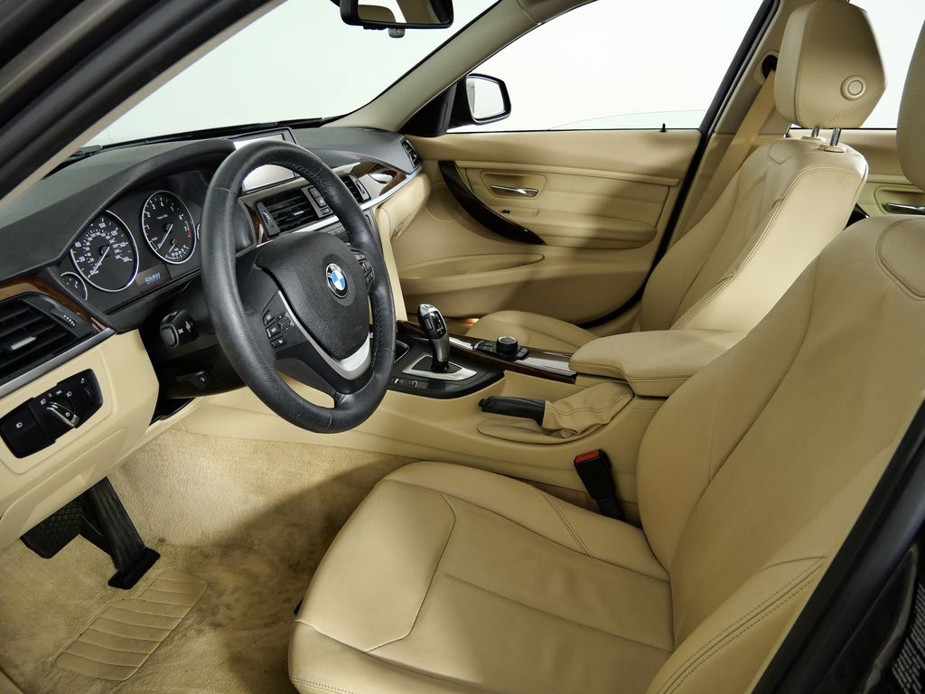 Thumbnail: 2015 BMW 3 Series - 37