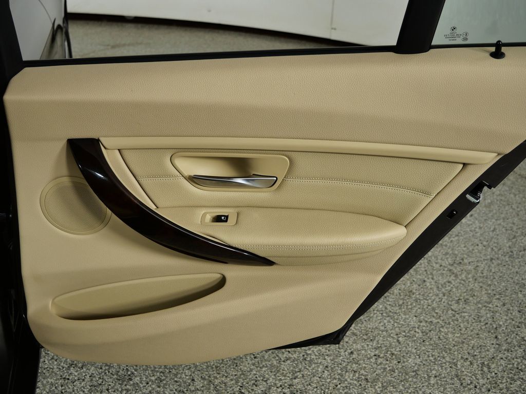 Thumbnail: 2015 BMW 3 Series - 31