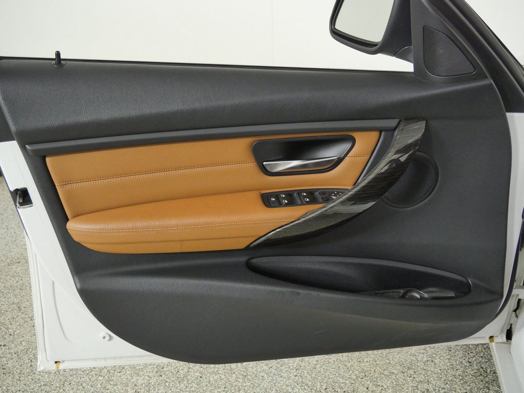 Thumbnail: 2014 BMW 3 Series - 35